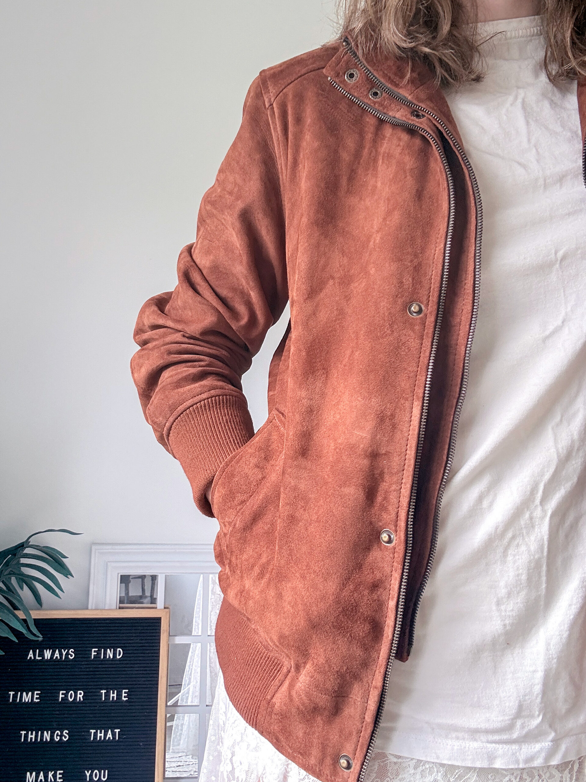 Lester Suede Bomber Outfit 02-4